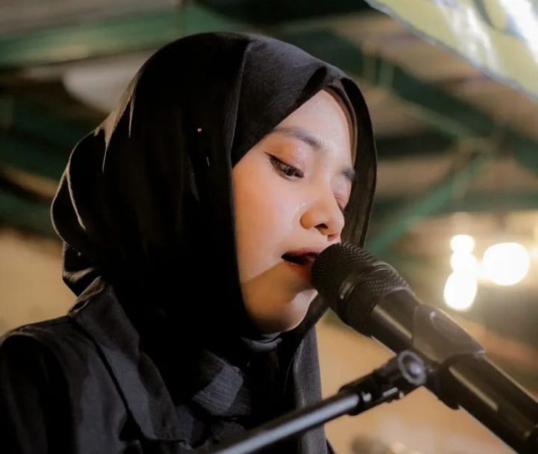 Hanin Dhiya Rilis Lagu ‘Orang Baru’ tentang Perasaan Rapuh & Isu Perselingkuhan