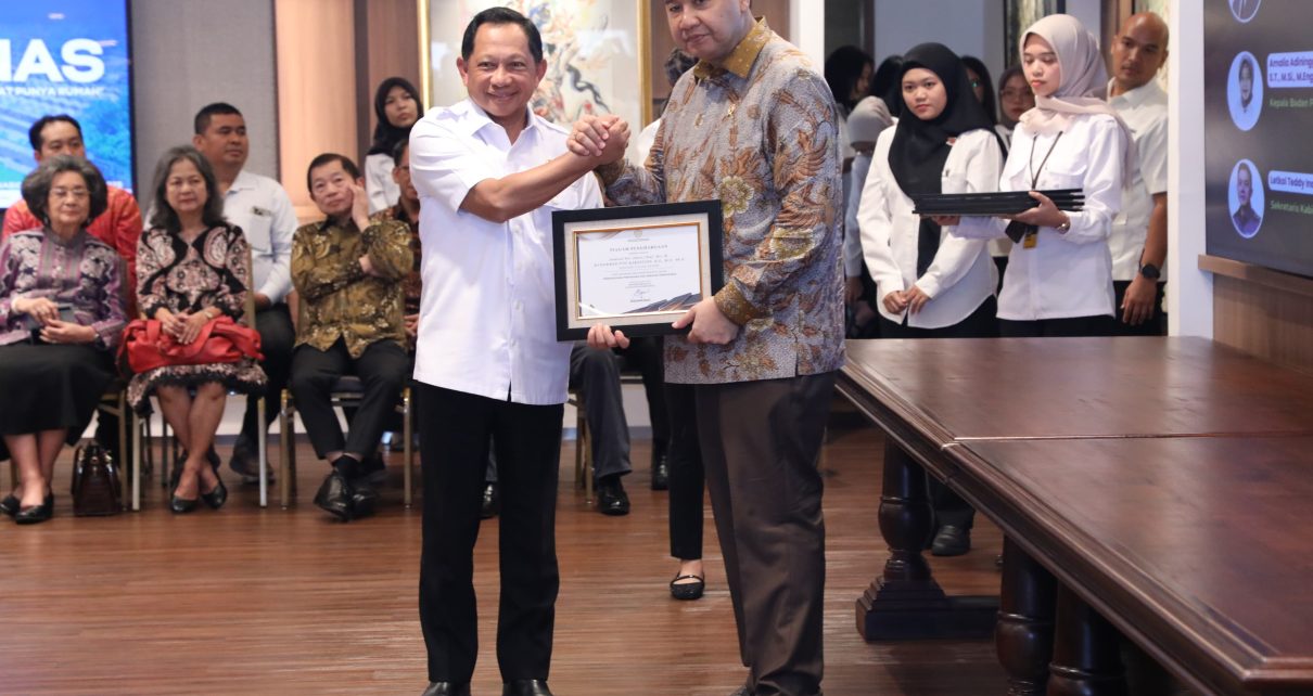Mendagri Tito Penghargaan Harpenas 2025
