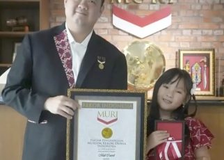 Miel Caerol Raih Rekor Muri sebagai Penyanyi Termuda Ciptakan dan Rilis Album Sendiri