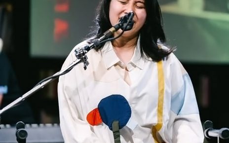 Penyanyi Pendatang Baru Nadine Makalew Rilis Album ‘Time Traveller’