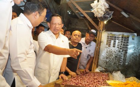 Mendagri Tito cek beras SPHP