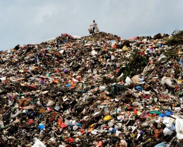 Sopir truk sampah meninggal