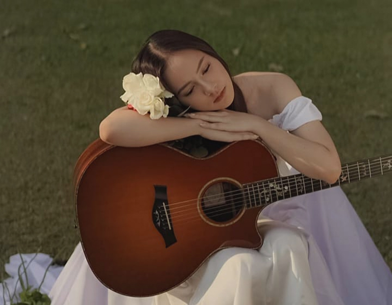 Barbie Arzetta Rilis Lagu ‘Menahan Rindu’ tentang Romantika Hubungan Jarak Jauh