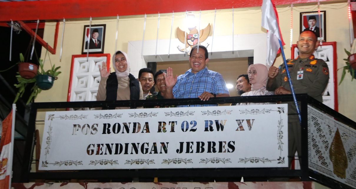 Irjen Kemendagri Mahendra Tinjau Siskamling Surakarta