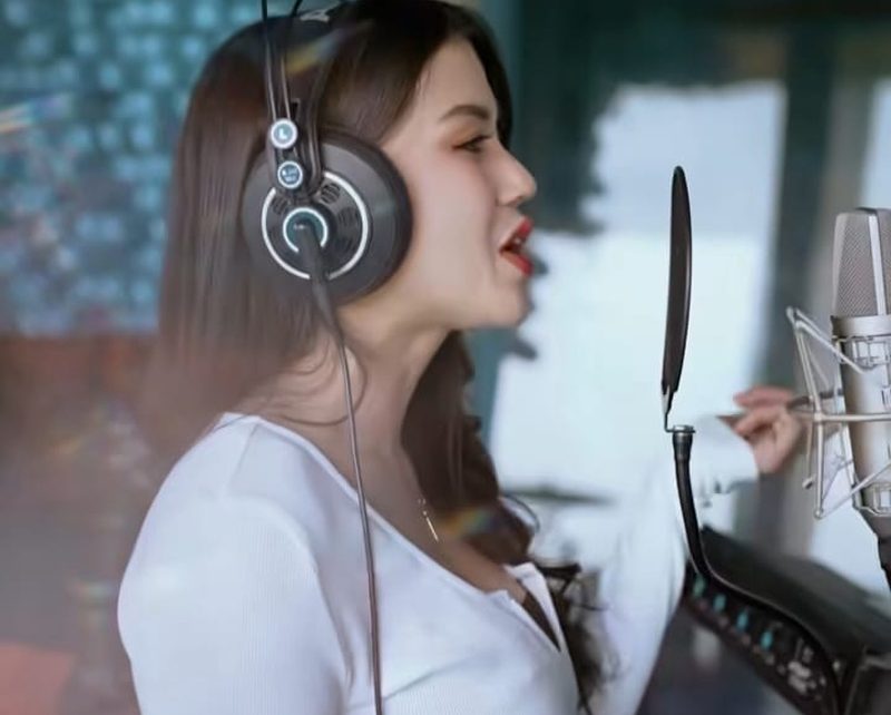 Loly Love Rilis Lagu ‘Lagi Gabut Sayang’, Musik Ceria Dekat Keseharian Anak Muda