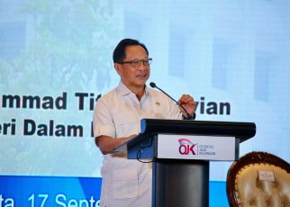 Mendagri TitoPembekalan di Kantor OJK
