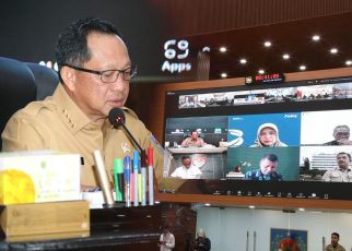 Menteri Tito Ingatkan Pemda, Bansos Jangan Salah Alamat