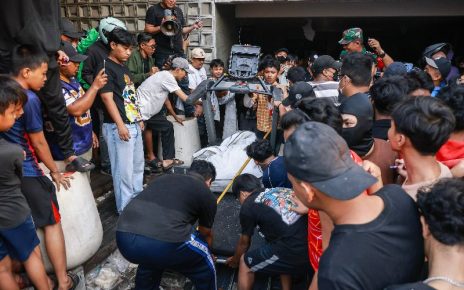 Penjarahan di rumah Sahroni