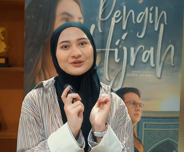 Nadzira Shafa Nyanyi Soundtrack ‘Arah Bersamamu’ & Bintangi Film ‘Pengin Hijrah’