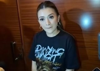 Pengalaman Mendebarkan Nathalie Holscher Bintangi Film Danyang Wingit Jumat Kliwon