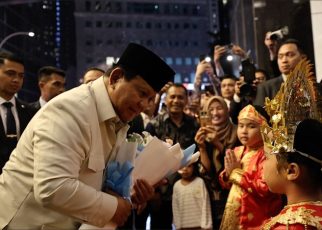 Momen Antusias Diaspora Sambut Kedatangan Prabowo di Malaysia: Big Fans!