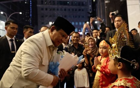 Momen Antusias Diaspora Sambut Kedatangan Prabowo di Malaysia: Big Fans!