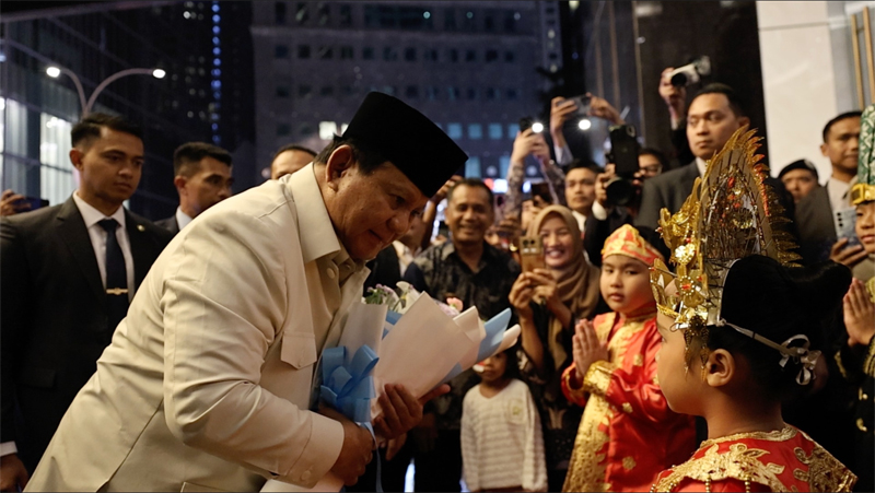 Momen Antusias Diaspora Sambut Kedatangan Prabowo di Malaysia: Big Fans!
