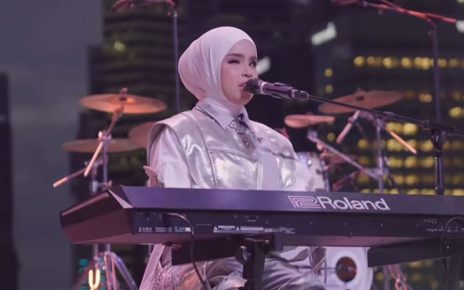 Putri Ariani Tampil di F1 Singapore Grand Prix, Nyanyikan ‘Golden KPop Demon Hunters’