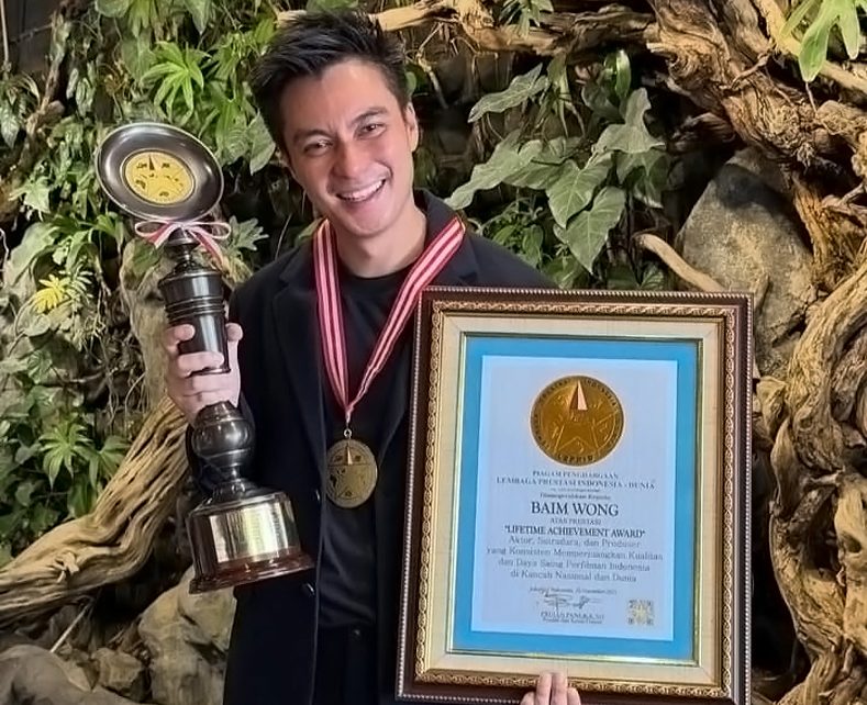 Baim Wong Raih Penghargaan Berkat Berhasil Angkat Standar Perfilman Indonesia