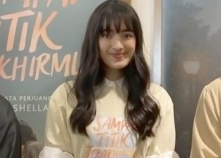 Totalitas Mawar de Jongh Demi Bintangi Film ‘Sampai Titik Terakhirmu’