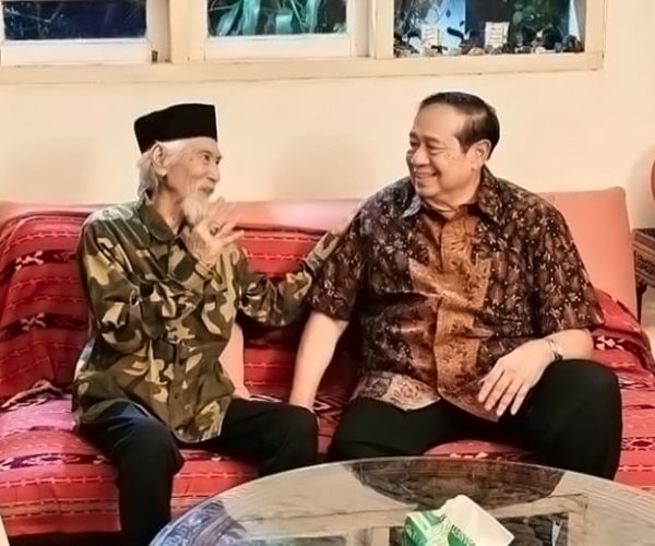 SBY Silaturahmi ke Musisi Senior Yok Koeswoyo, Rencanakan Gelar Tribute Koes Plus