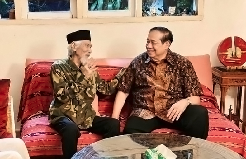 SBY Silaturahmi ke Musisi Senior Yok Koeswoyo, Rencanakan Gelar Tribute Koes Plus