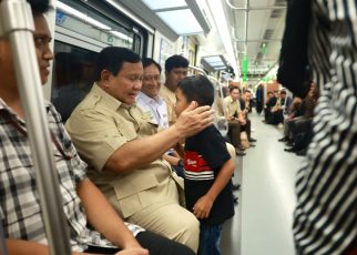 Prabowo di KRL