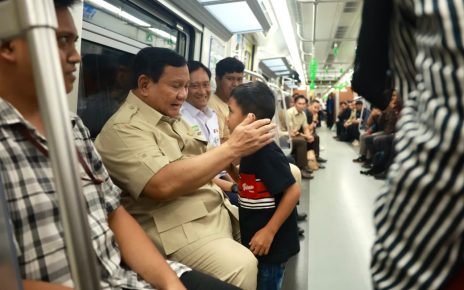 Prabowo di KRL