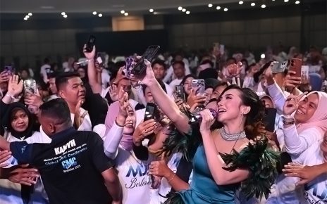 Cici Marissa ‘Si Racing’ Pukau Ribuan Peserta Global MJA Conference 2025 di Smesco