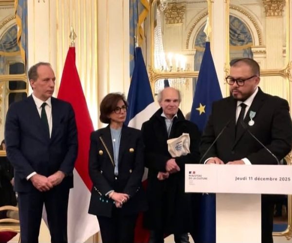 Joko Anwar Secara Resmi Dianugerahi Tanda Kehormatan oleh Pemerintah Prancis