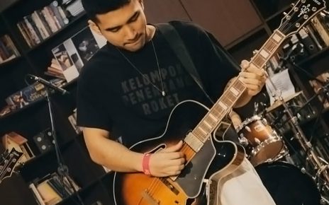 Jo Soegono Gelar Showcase Album ‘Prof. Jo’, Penegasan Musikalitas Jo yang Lebih Dewasa