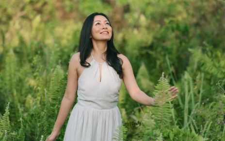 Dee Lestari Rilis Single ‘(Jangan) Jatuh Cinta’ Jadi Pembuka untuk Album Ketiganya