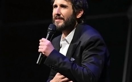 Josh Groban Siap Gelar Konser di Jakarta dengan Iringan Orkestra dan Duet dengan Raisa