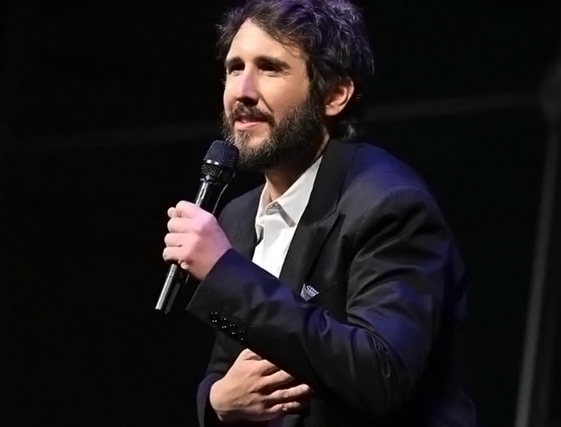 Josh Groban Siap Gelar Konser di Jakarta dengan Iringan Orkestra dan Duet dengan Raisa
