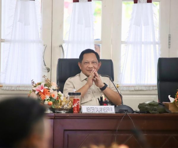 Mendagri Tekankan Percepatan Rehabilitasi Pascabencana di Empat Daerah Sumbar