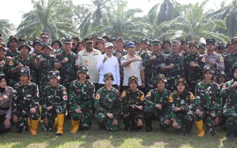 Mendagri Tito Karnavian melepas taruna Akademi Kepolisian (Akpol), Akademi Militer (Akmil), dan Universitas Pertahanan (Unhan) untuk membantu percepatan penanganan pascabencana di Kabupaten Aceh Tamiang, Aceh.