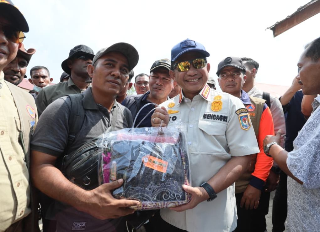 Tito Karnavian tinjau pengungsi di Aceh