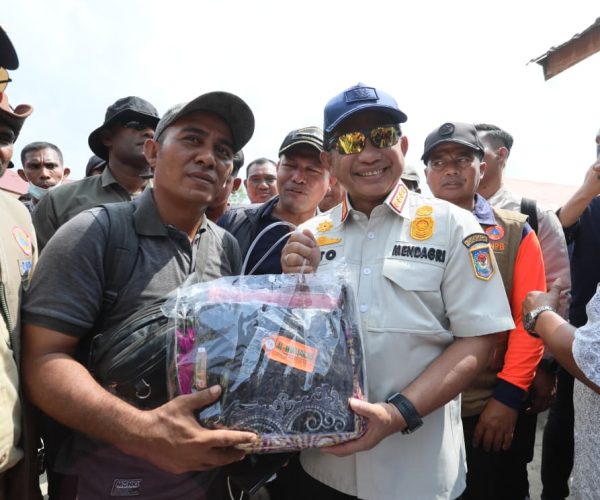 Tito Karnavian tinjau pengungsi di Aceh