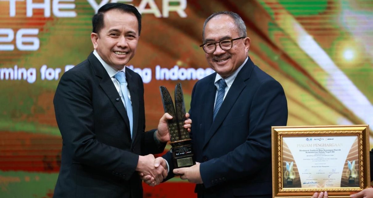 Agus Fatoni Raih Penghargaan