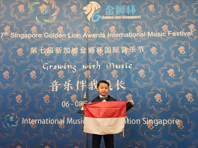 Parama Hansa, Bocah 7 Tahun dari Bojonegoro, Raih Trofi di Kompetisi Piano Dunia