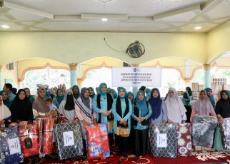 TP PKK Pusat Bantu 200 KK di Bireun