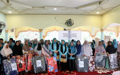 TP PKK Pusat Bantu 200 KK di Bireun