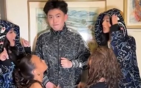 Rich Brian dan NO NA, Guest Star di Festival Head In The Cloud Los Angeles