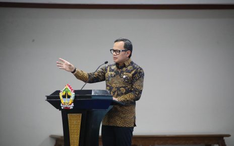 Wamendagri Bima Arya Sugiarto mengajak generasi muda untuk mempersiapkan diri secara serius dalam menyambut peluang Indonesia menjadi negara maju. Kesiapan tersebut, menurutnya, tidak hanya soal kompetensi, tetapi juga kepemimpinan yang visioner dan adaptif.