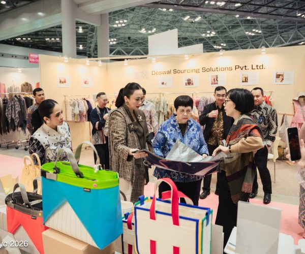 Dubes Kartini Buka Paviliun Indonesia