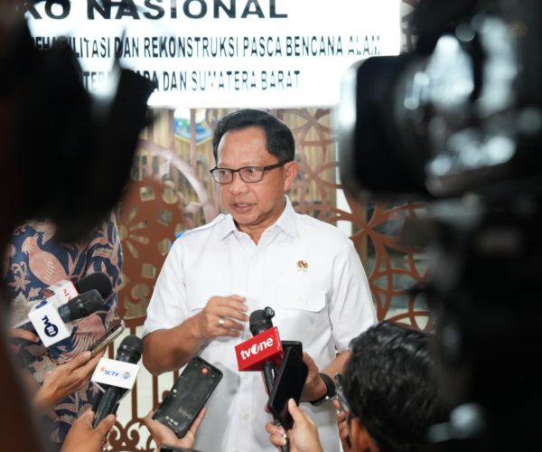 Mendagri Tito Karnavian memberi tenggat waktu satu minggu kepada pemerintah daerah (Pemda) di wilayah terdampak bencana Sumatera untuk merampungkan pendataan hunian tetap (huntap)