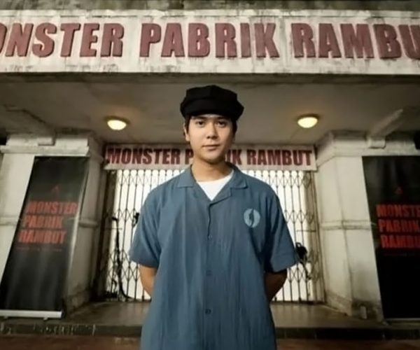 Iqbaal Ramadhan Ungkap Alasan Jadi Produser Eksekutif di film ‘Monster Pabrik Rambut’