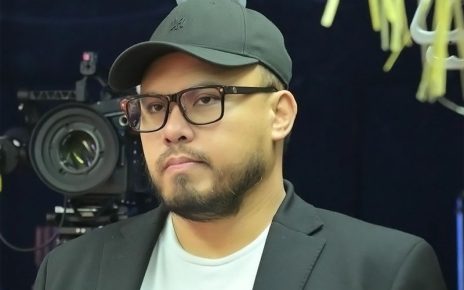 Joko Anwar Ungkap Makna Filosofis di Balik Visual Lubang Poster Film ‘Ghost in the Cell’