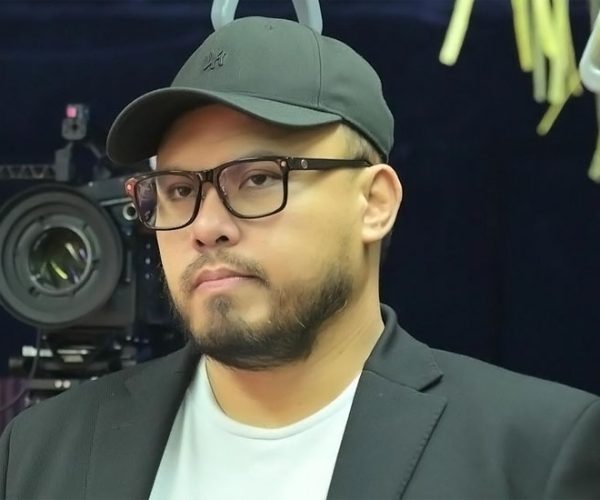 Joko Anwar Ungkap Makna Filosofis di Balik Visual Lubang Poster Film ‘Ghost in the Cell’