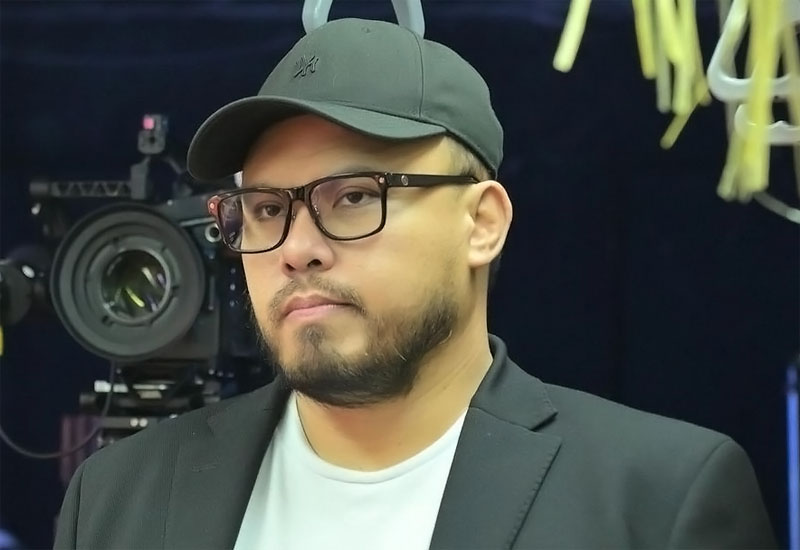 Joko Anwar Ungkap Makna Filosofis di Balik Visual Lubang Poster Film ‘Ghost in the Cell’