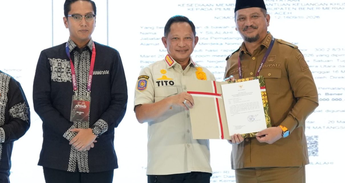 Kasatgas Tito Saksikan Penyerahan Surat Pernyataan Memberikan Bantuan Keuangan Khusus