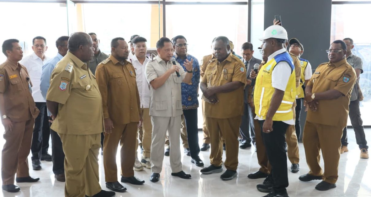 Mendagri Tito Tinjau Kawasan Pusat Pemerintahan Papua Barat