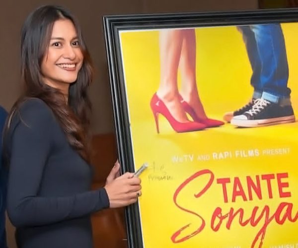 Raihaanun Bintangi Serial Tante Sonya Beradu Akting dengan Maxime Bouttier