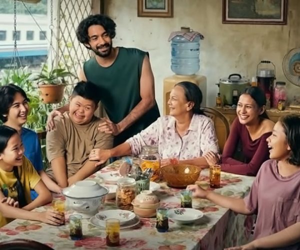 Reza Rahadian Akting dengan Anak Down Syndrome di Film ‘Semua Akan Baik-Baik Saja’